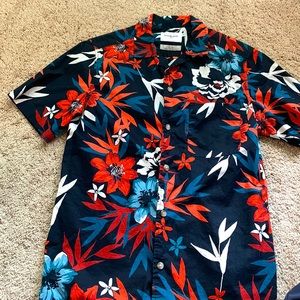 Goodfellow S Button Tropical Print Red White and Blue Shirt